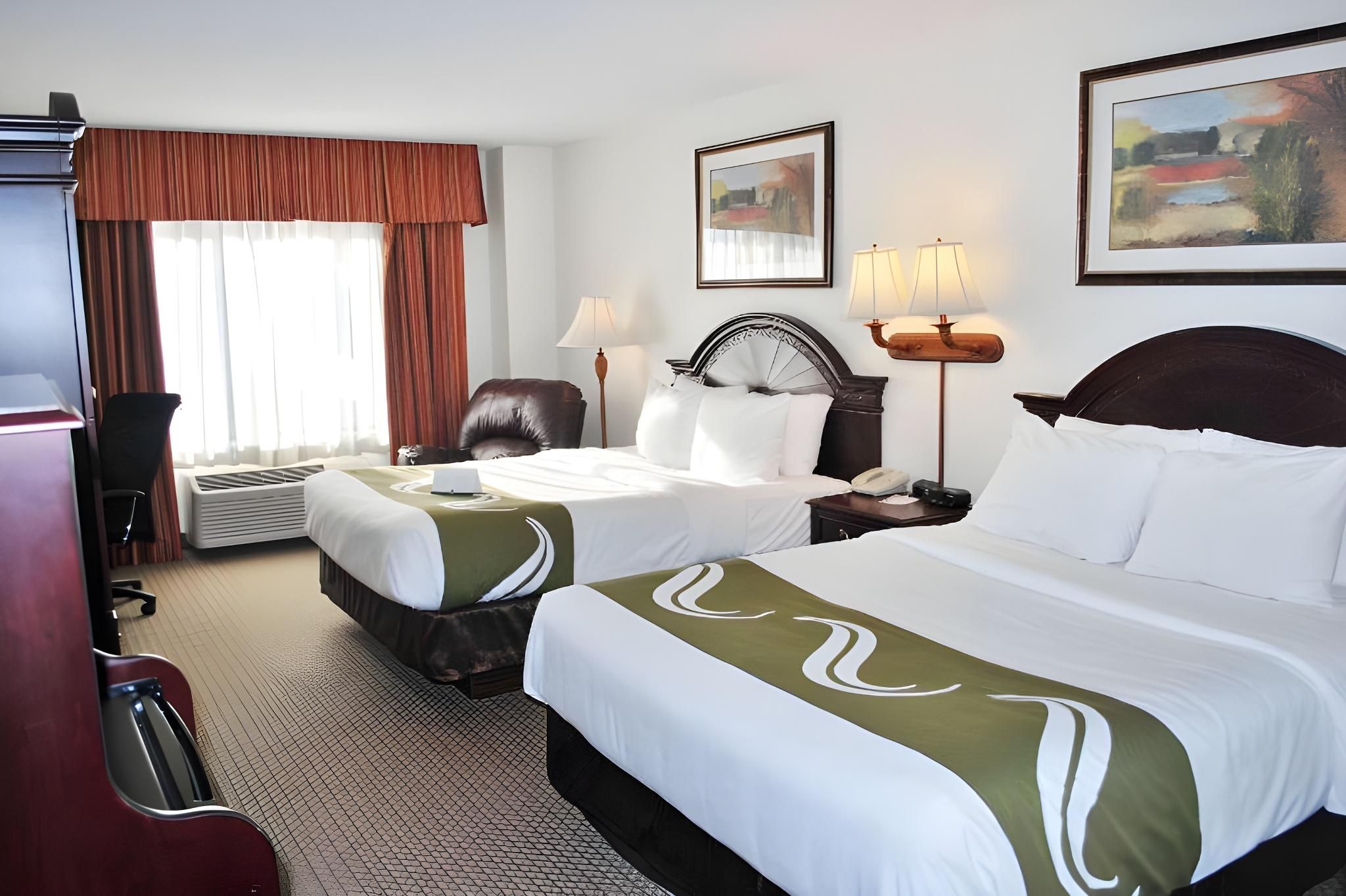 2 Queen Beds Nonsmoking