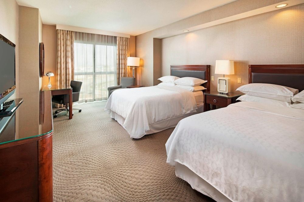 Traditional Room, 2 Double Beds (Mobility Accessible, Tub)