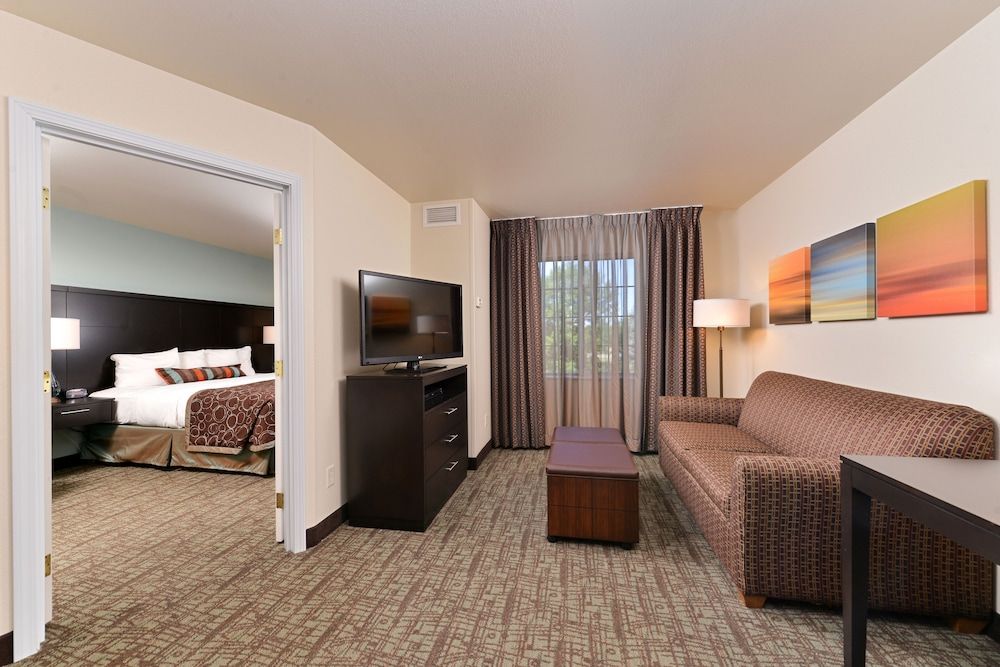Suite, 2 Bedrooms, Kitchen