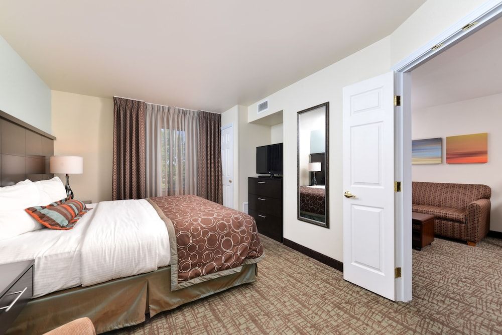 Suite, 1 Bedroom, Kitchen (1 King Bed)
