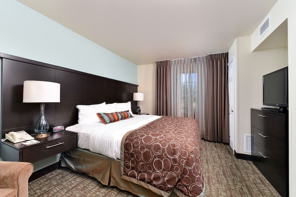 Suite, 2 Bedrooms, Kitchen