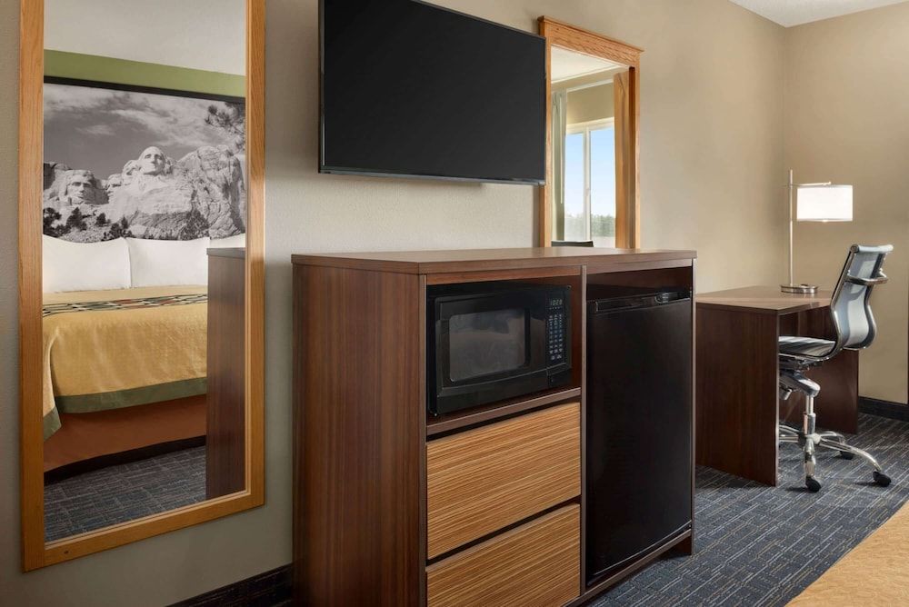 Room, 1 Queen Bed, Accessible, Non Smoking (Mobility Accessible)