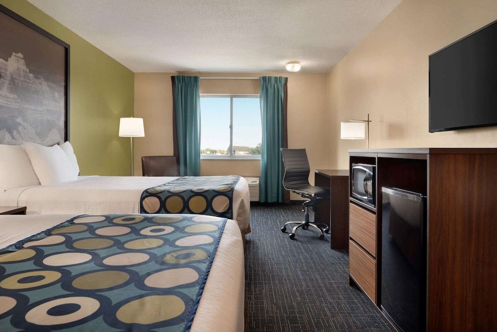 Room, 2 Queen Beds, Non Smoking