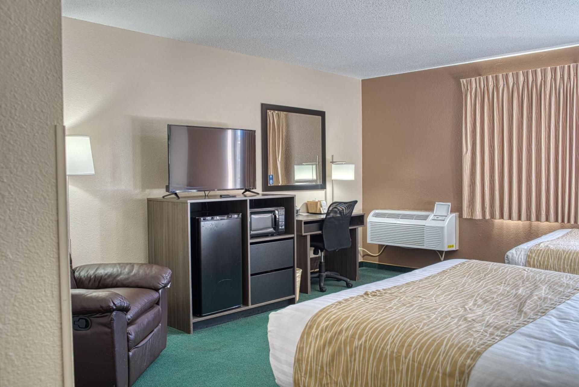 2 Queen Beds Accessible Room Non-Smoking