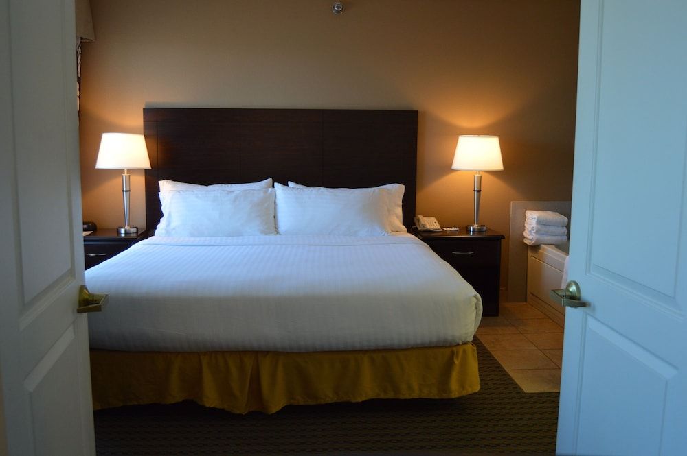 Suite, 1 King Bed with Sofa bed, Jetted Tub
