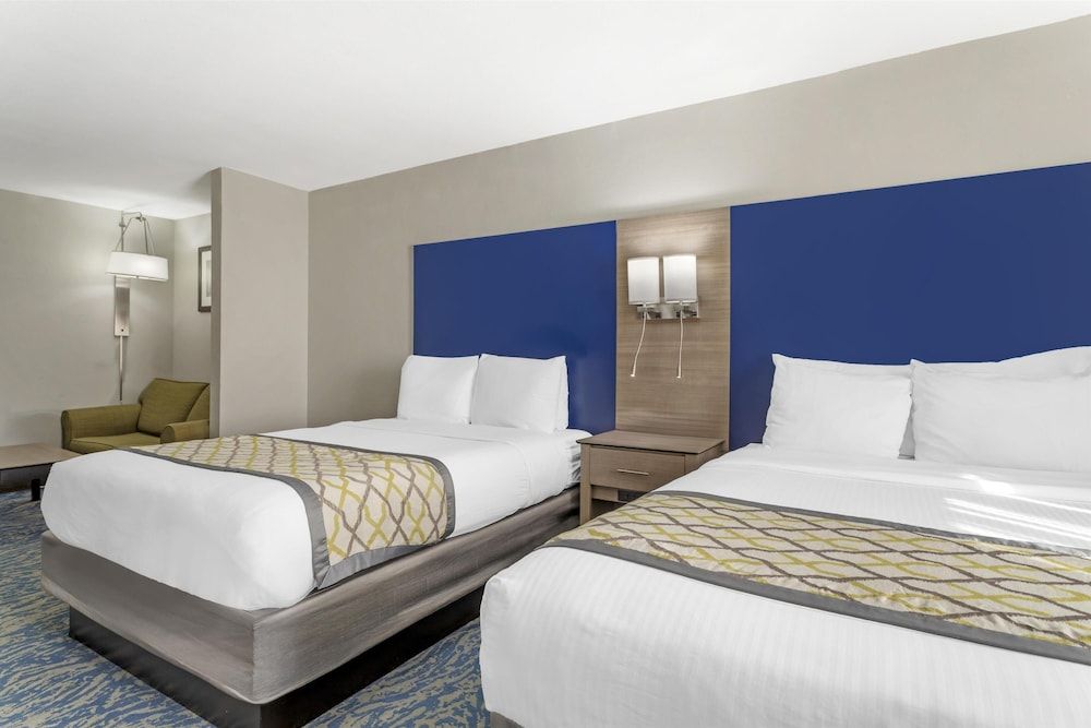 Suite, 2 Queen Beds, Non Smoking (with Sofabed)