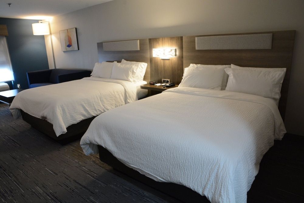 Suite, 2 Queen Beds, Accessible (Communications)