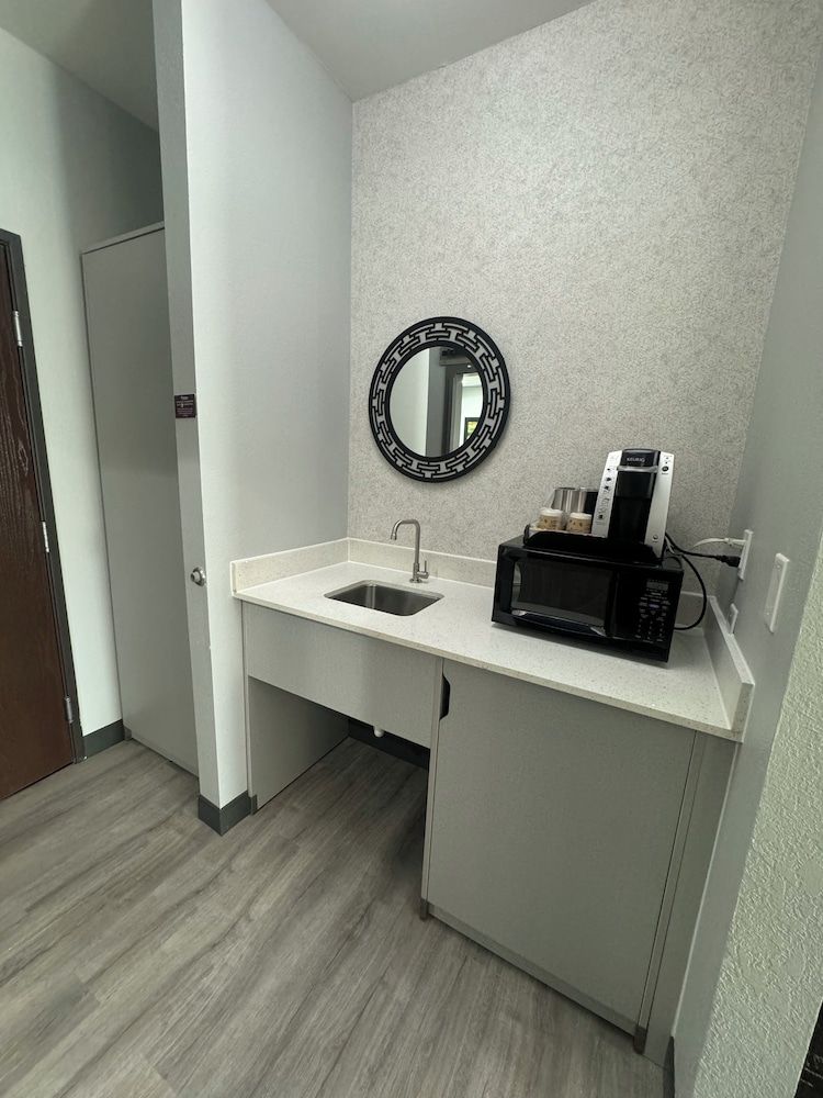 Executive Suite, 1 King Bed with Sofa bed, Non Smoking