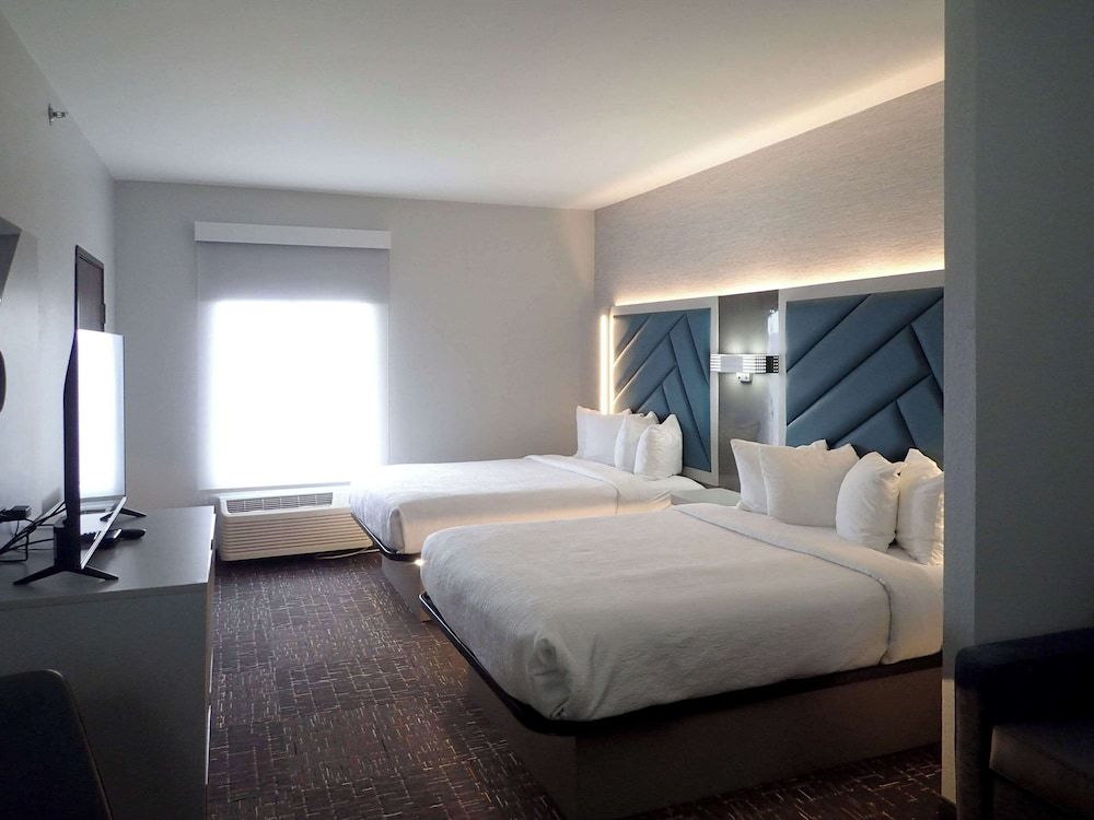 Suite, 2 Queen Beds with Sofa bed, Non Smoking