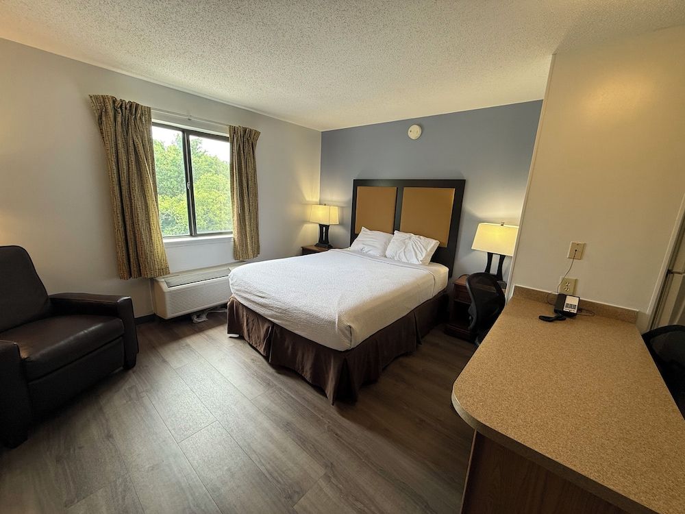 Standard Room, 1 Queen Bed, Non Smoking