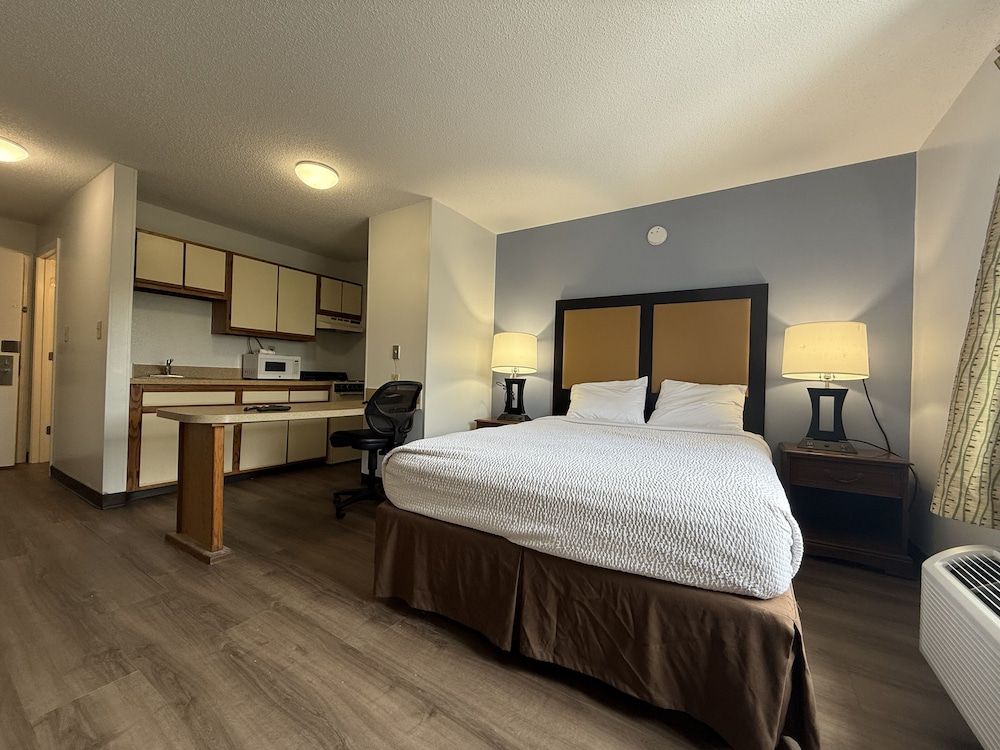 Standard Room, 1 Queen Bed, Non Smoking