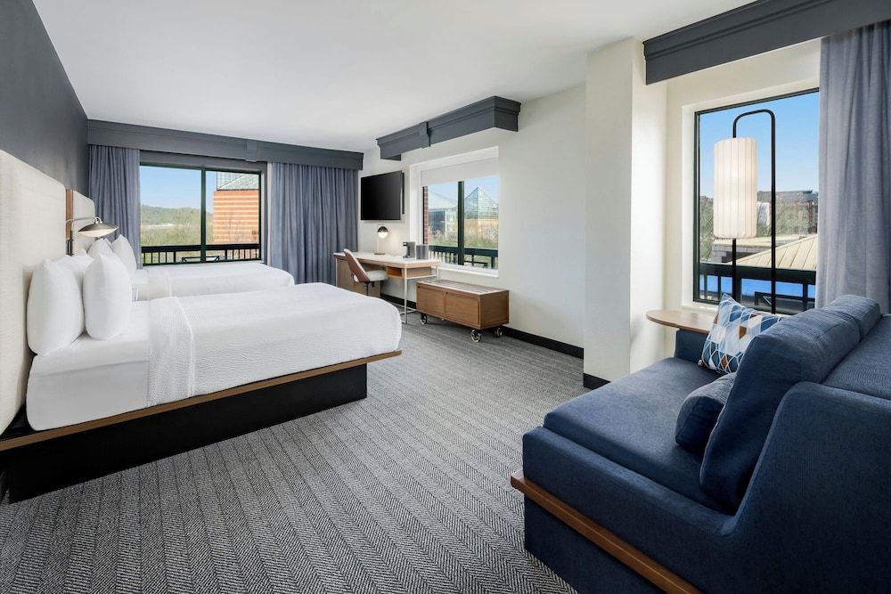 Room, 2 Queen Beds, Balcony (View)
