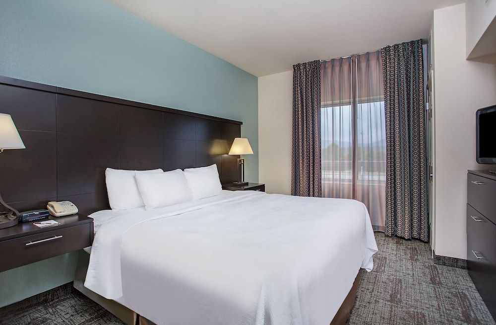Suite, 1 King Bed, Kitchen