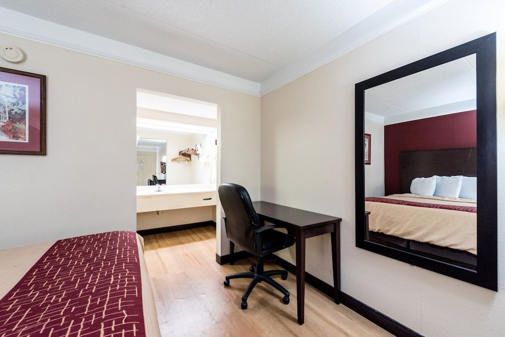 Deluxe Room, 1 King Bed, Accessible, Non Smoking