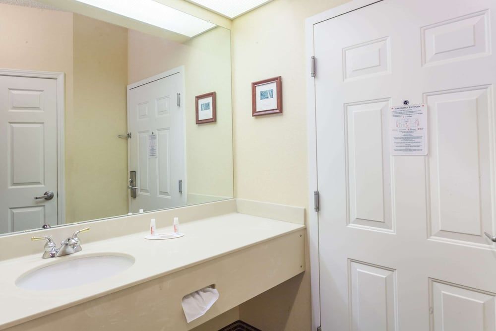 Standard Room, 2 Double Beds, Non Smoking