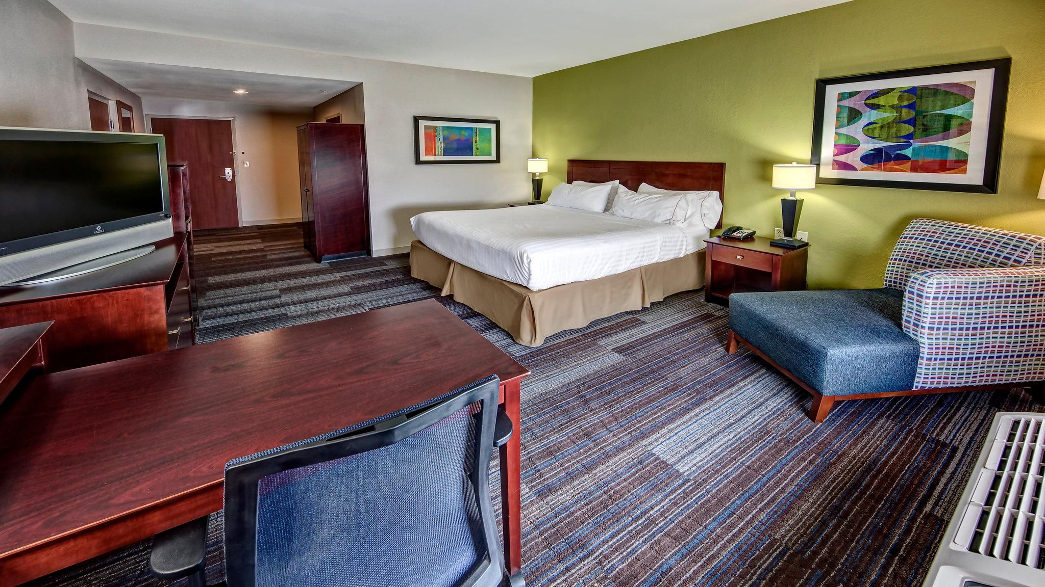 1 King Bed Suite