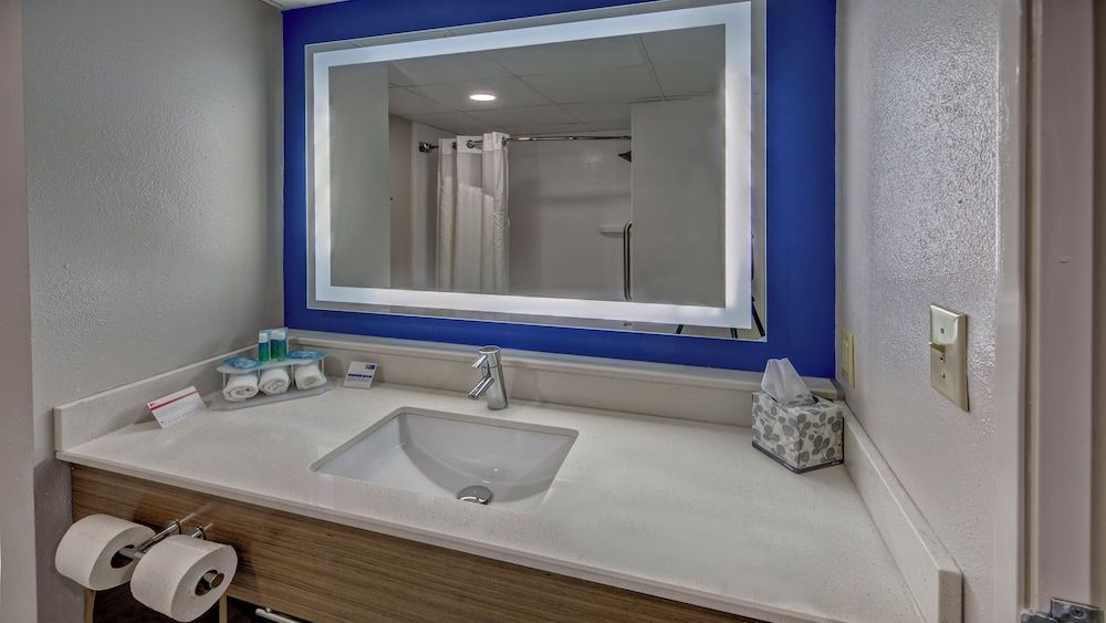 Suite, 2 Queen Beds, Accessible (Communications)