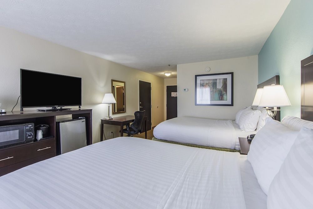 Room, 2 Queen Beds, Accessible Bathtub (Mobility)