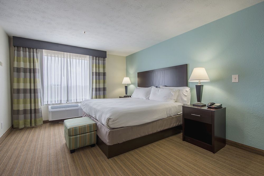 Suite, 1 King Bed with Sofa bed, Balcony