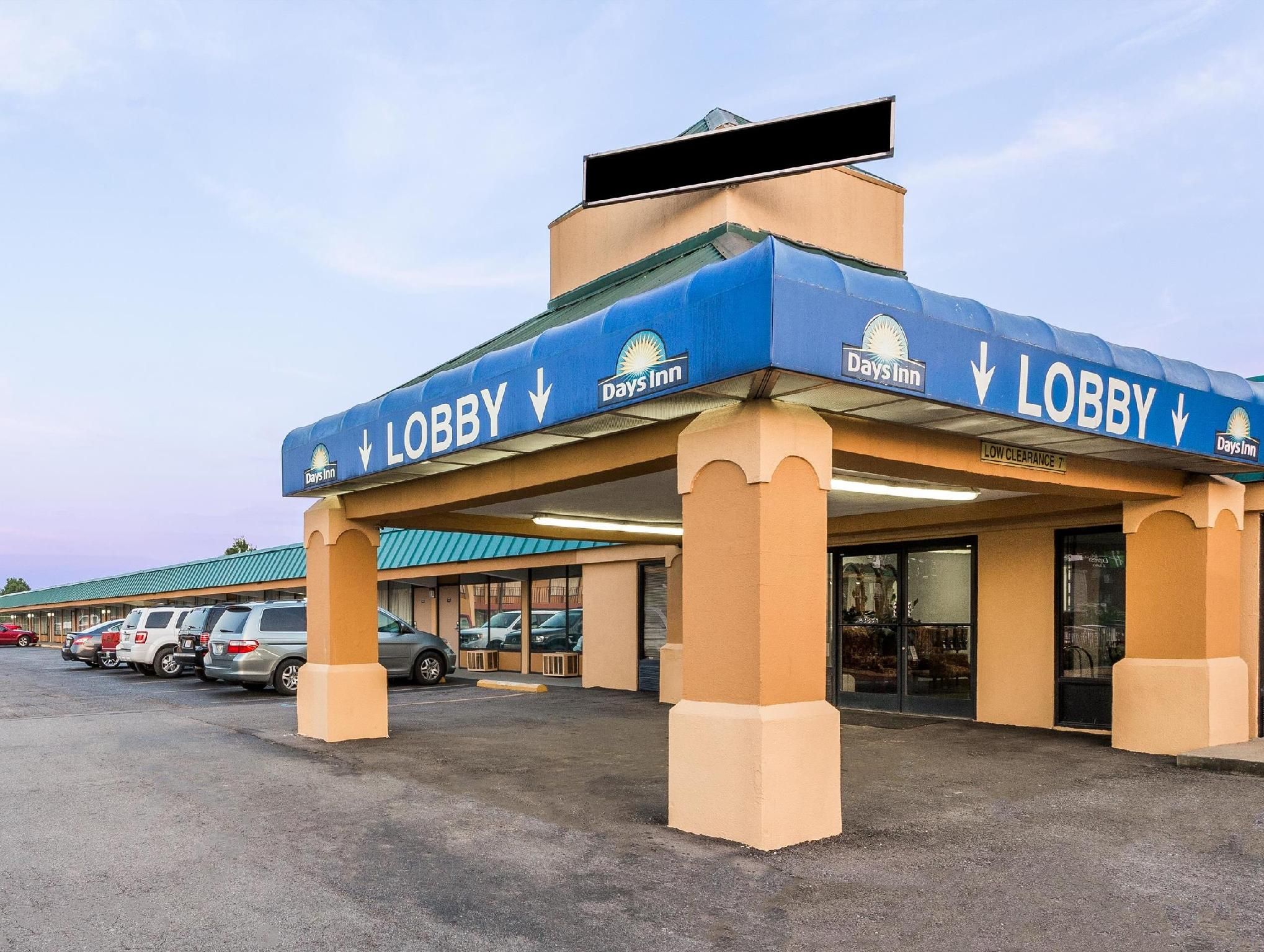 Days Inn by Wyndham Dickson