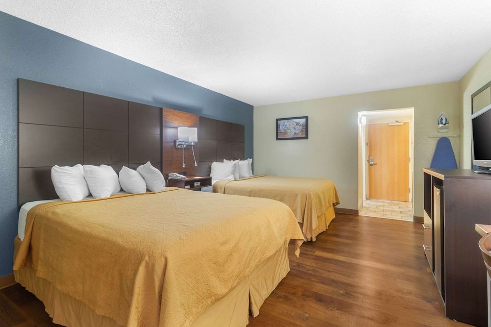 Standard Room, 2 Queen Beds, Non Smoking