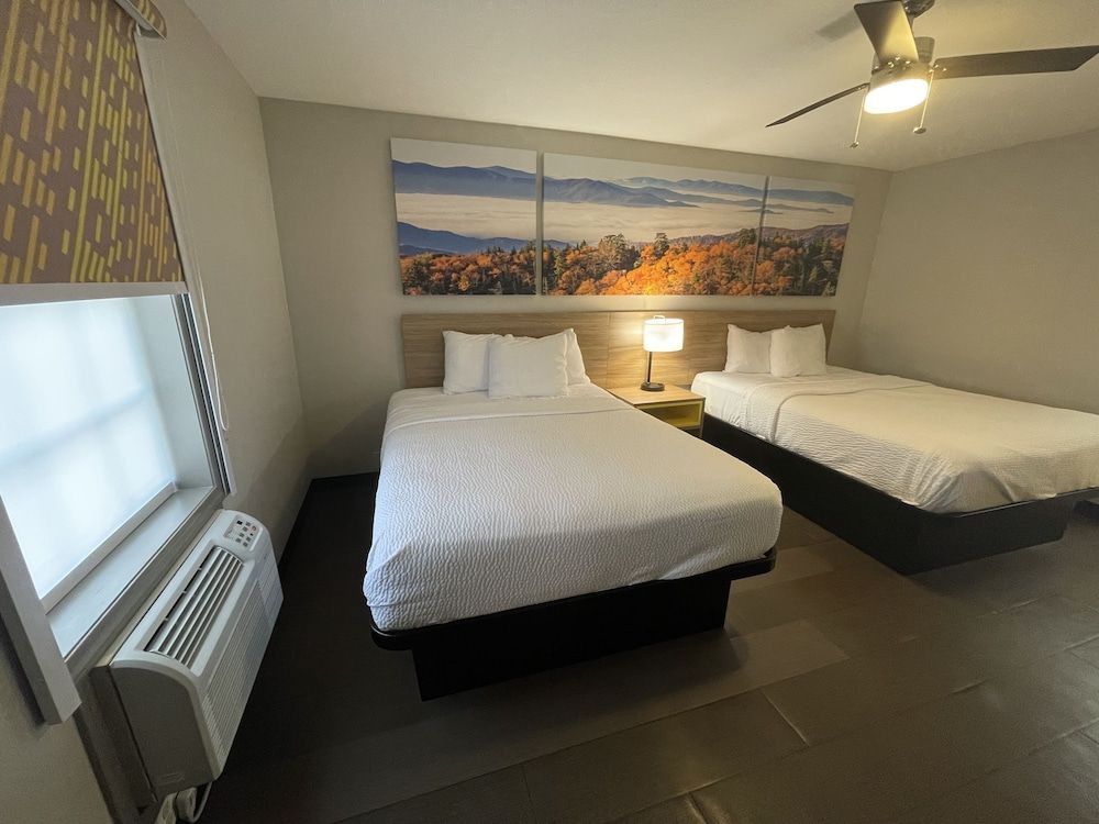 Room, 2 Queen Beds, Smoking