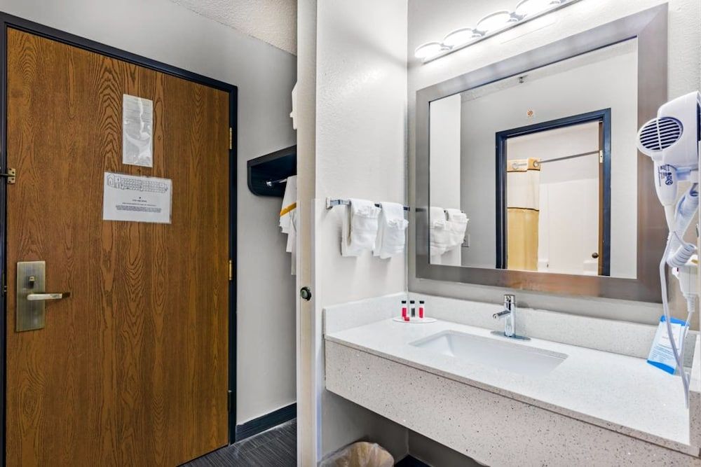 Deluxe Studio Suite, 1 King Bed, Non Smoking