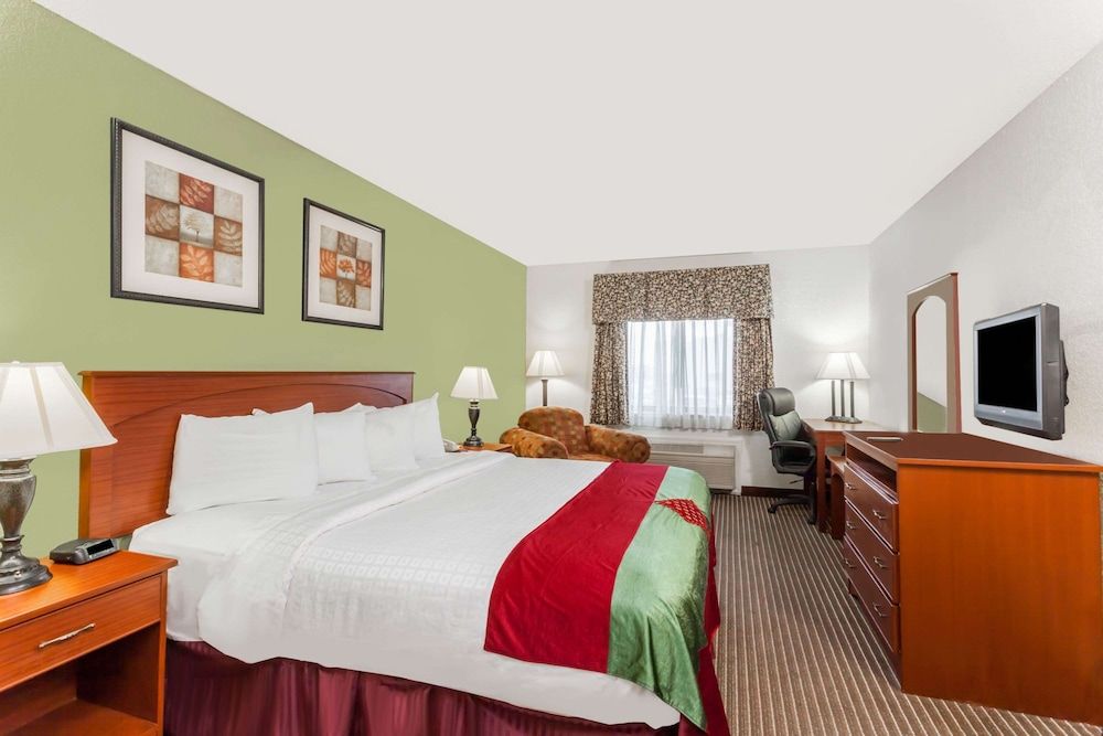 Room, 1 King Bed, Non Smoking