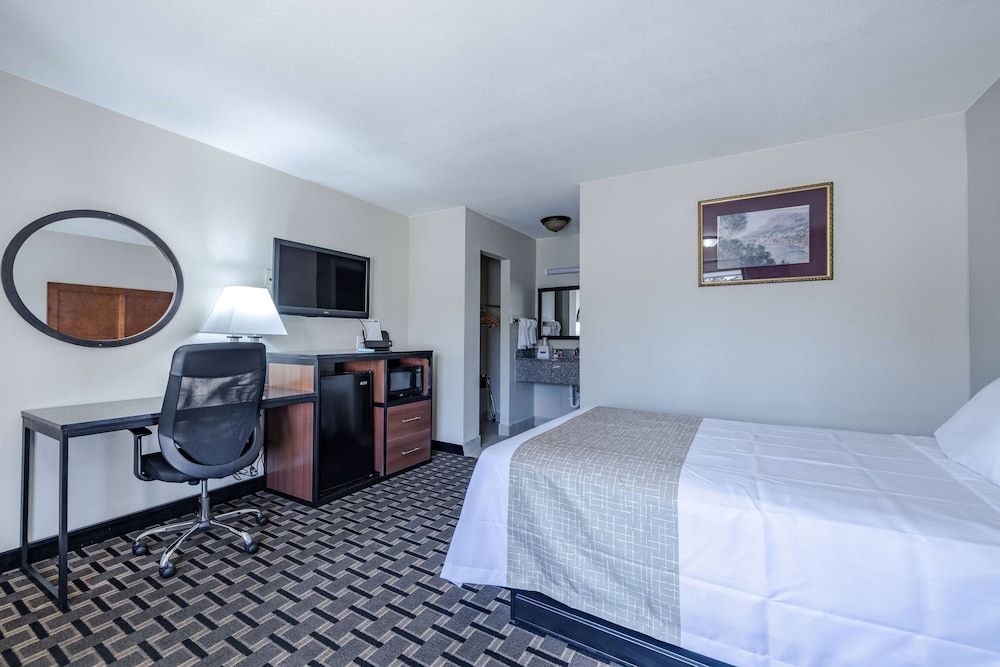 Room, 1 Queen Bed, Smoking