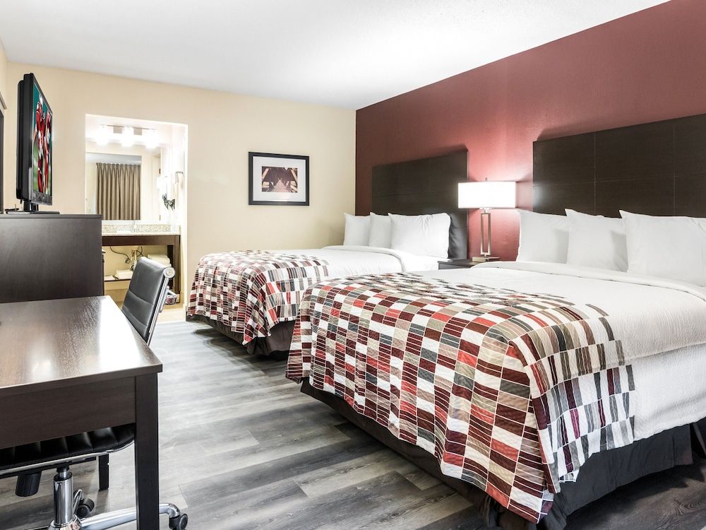 Red Roof Inn Dandridge Superior Room, 2 Queen Beds, Non Smoking