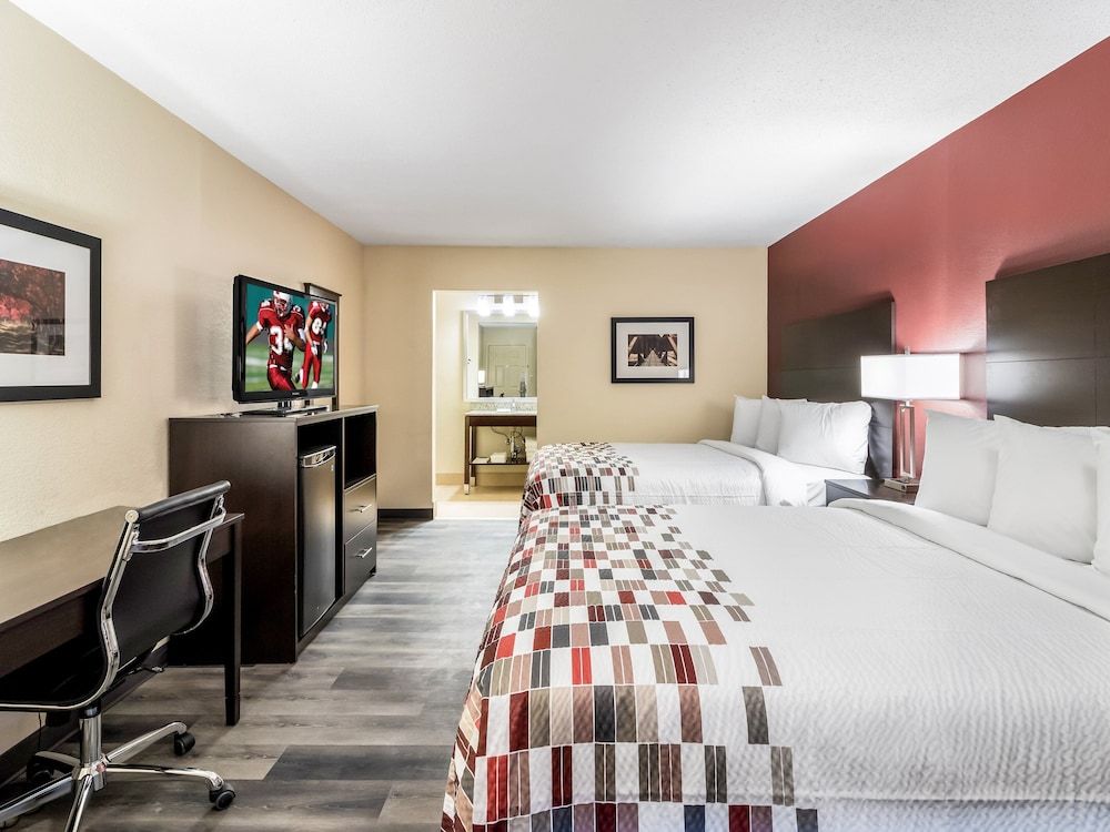 Red Roof Inn Dandridge Superior Room, 2 Queen Beds, Non Smoking 6