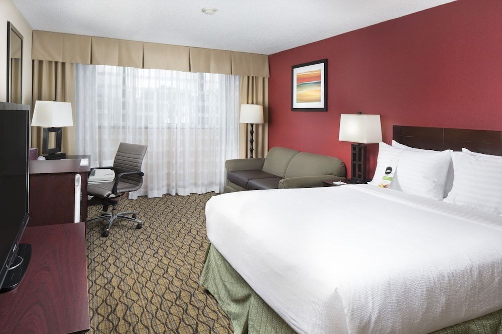 Standard Room, 1 King Bed