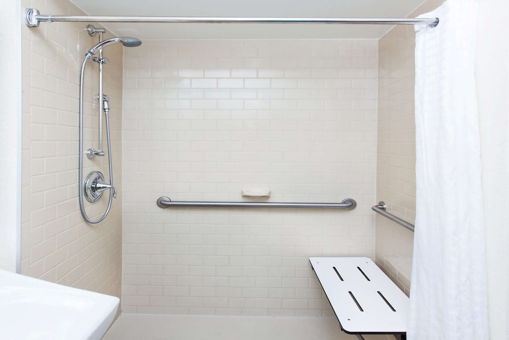 Suite, 1 Queen Bed with Sofa bed, Accessible (Mobility/Hearing Shower One Bedroom)