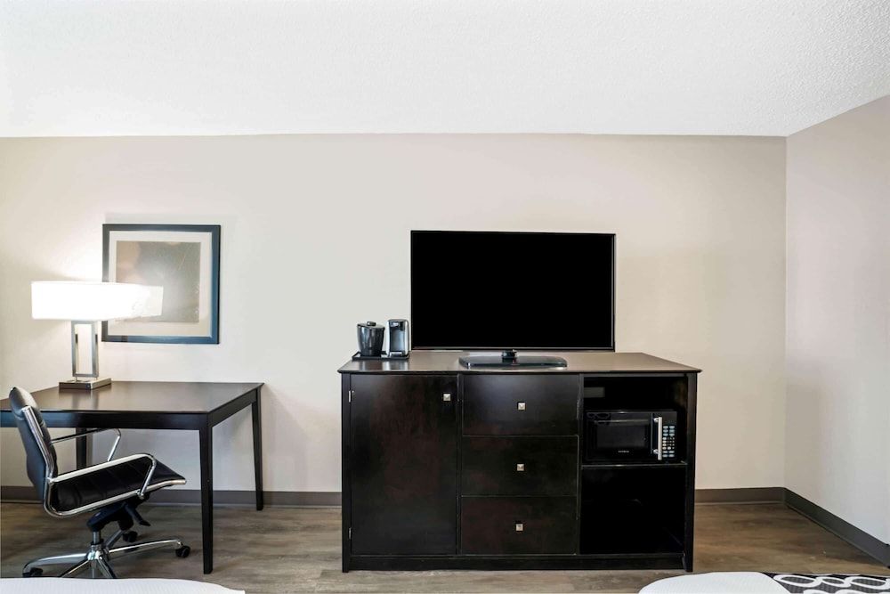 Executive Room, 1 King Bed, Non Smoking