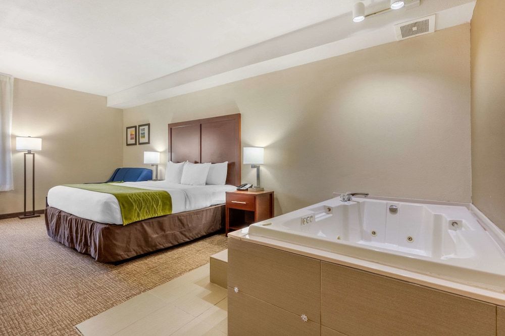 Standard Room, 1 King Bed with Sofa bed, Non Smoking, Hot Tub (1 Person Sofa bed)