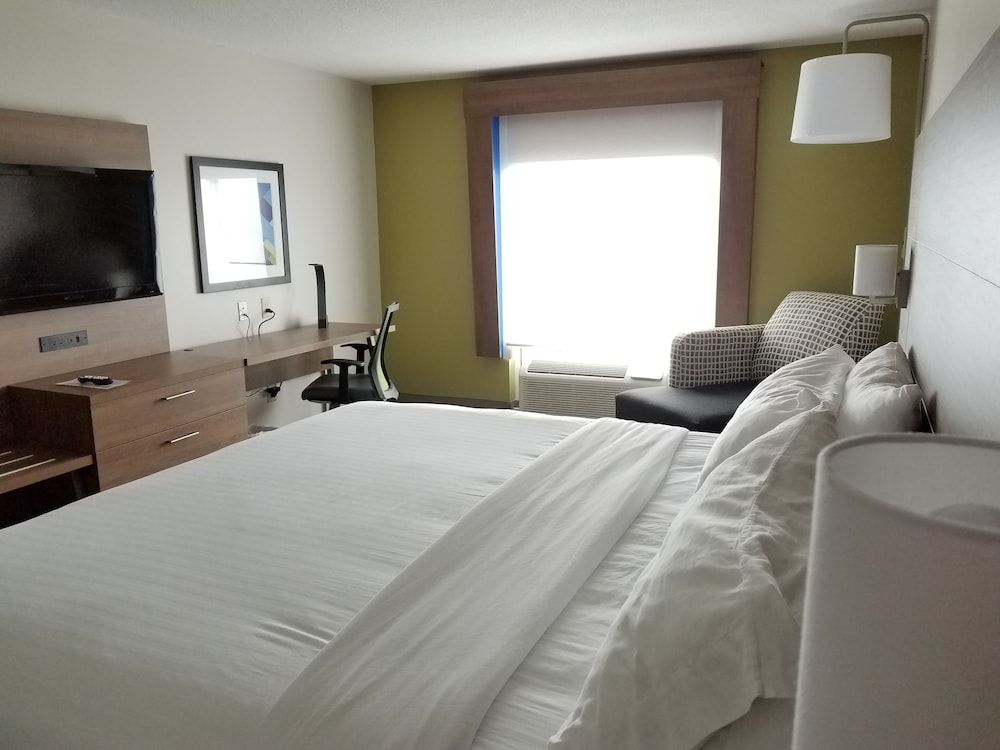 Standard Room, 1 King Bed, Accessible (Communication Accessible)