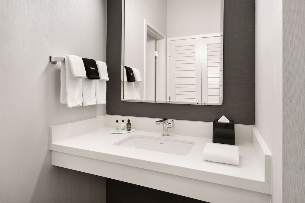 Room, 2 Queen Beds (Hearing Accessible)