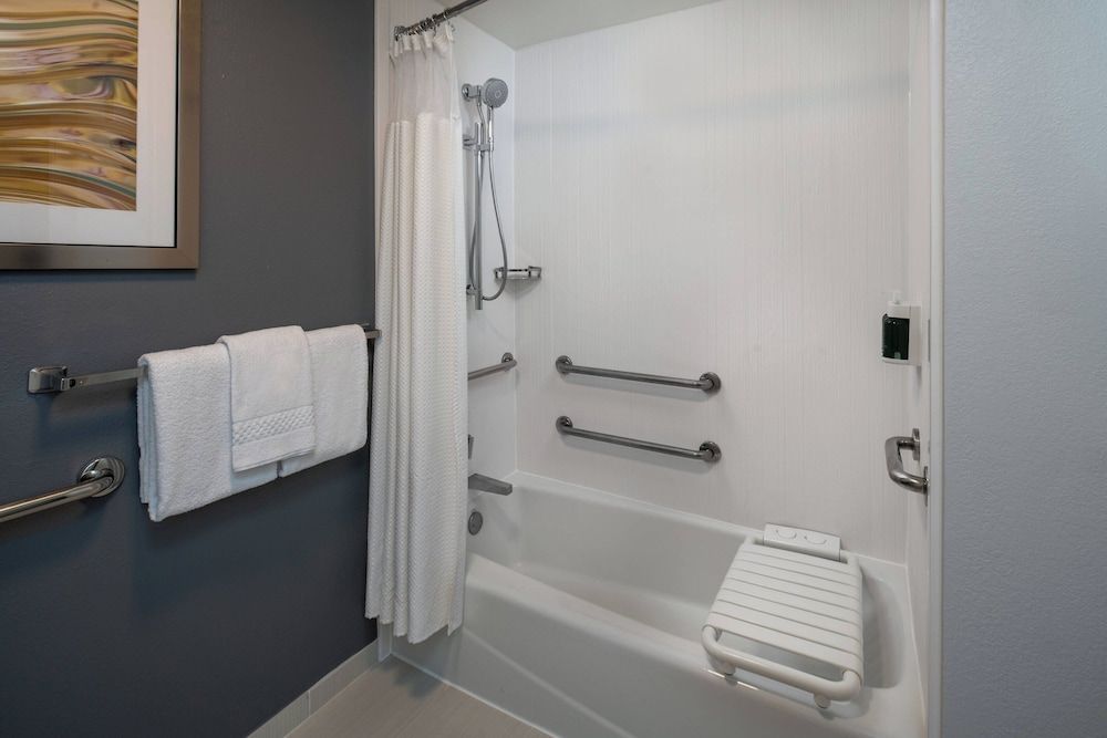 Room, 2 Double Beds, Non Smoking (Mobility/Hearing Accessible, Tub)
