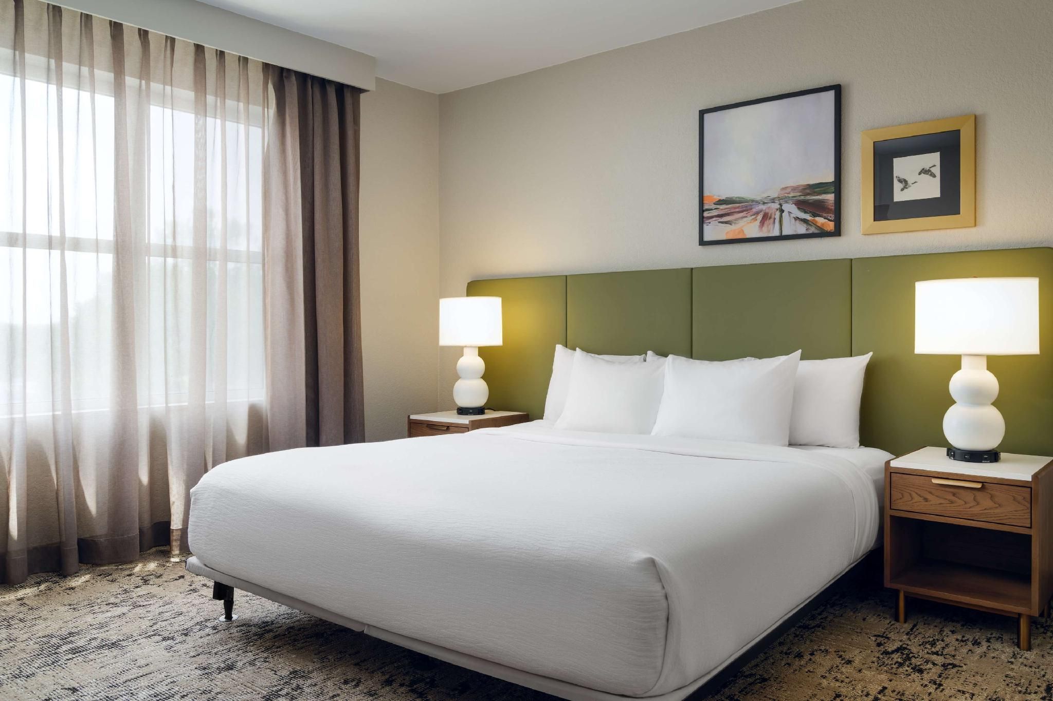 Family Suite-2 Bedroom/2 Bath-1 King/2 Dbls