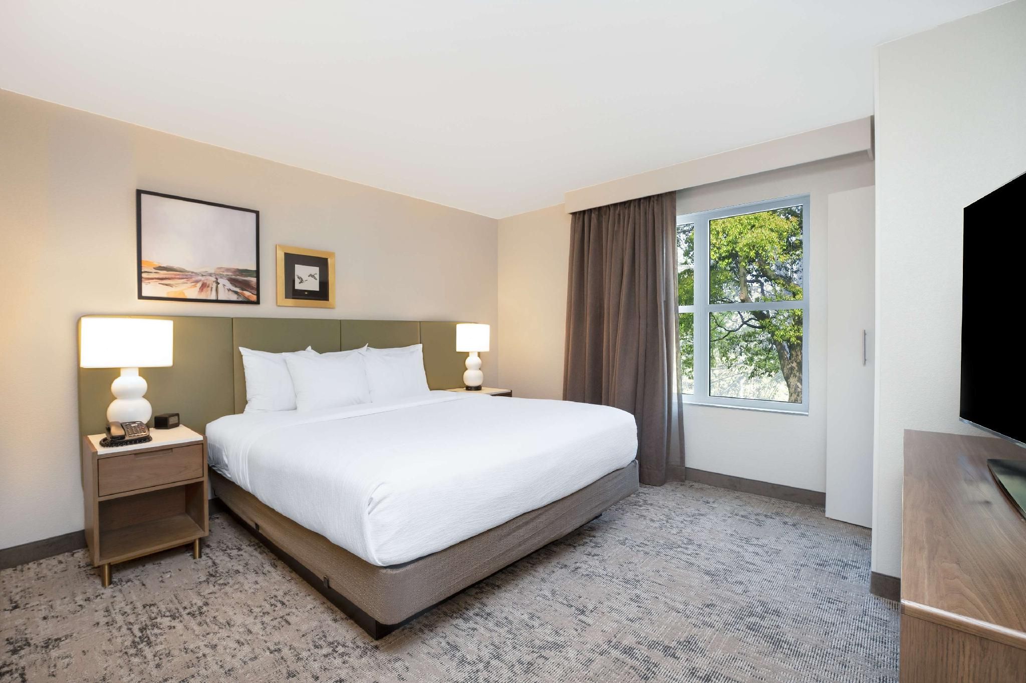1 KING BED 2 ROOM SUITE - SLEEPER SOFA