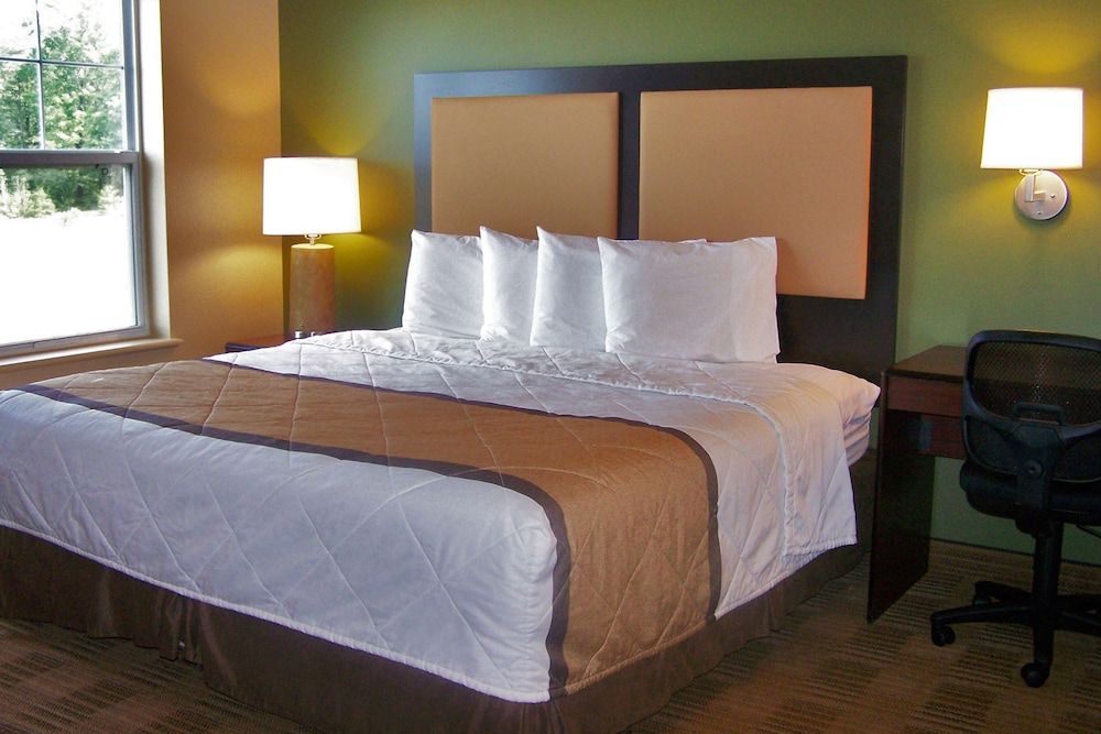 Suite, 1 King Bed with Sofa bed, Non Smoking