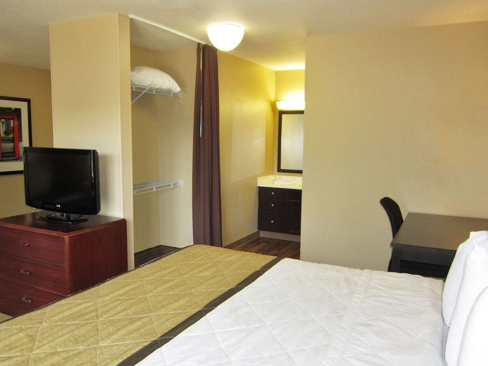 Deluxe Studio, 1 King Bed with Sofa bed, Non Smoking