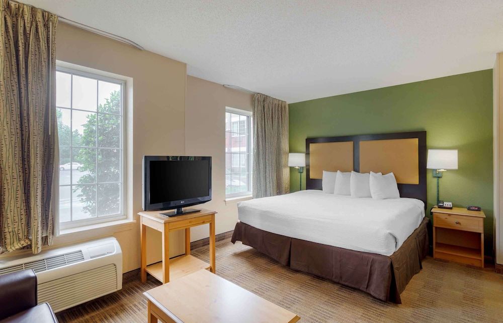 Deluxe Studio, 1 King Bed with Sofa bed, Non Smoking