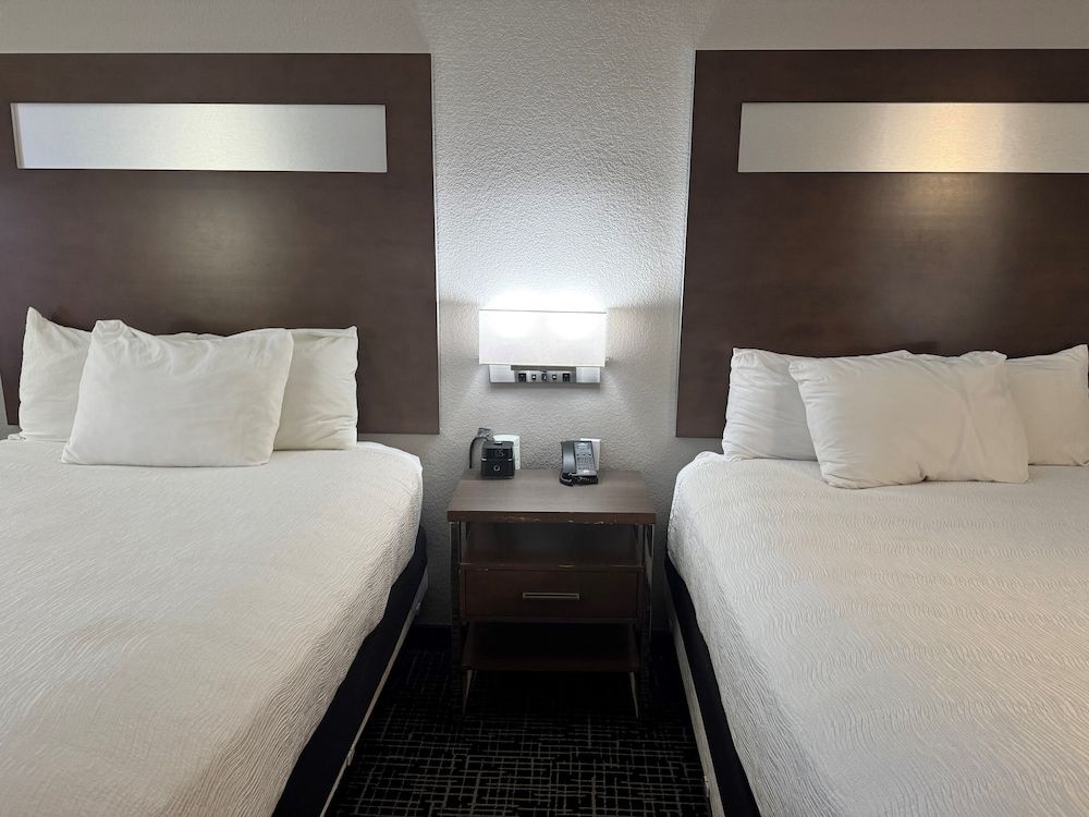 Room, 2 Queen Beds, Non Smoking
