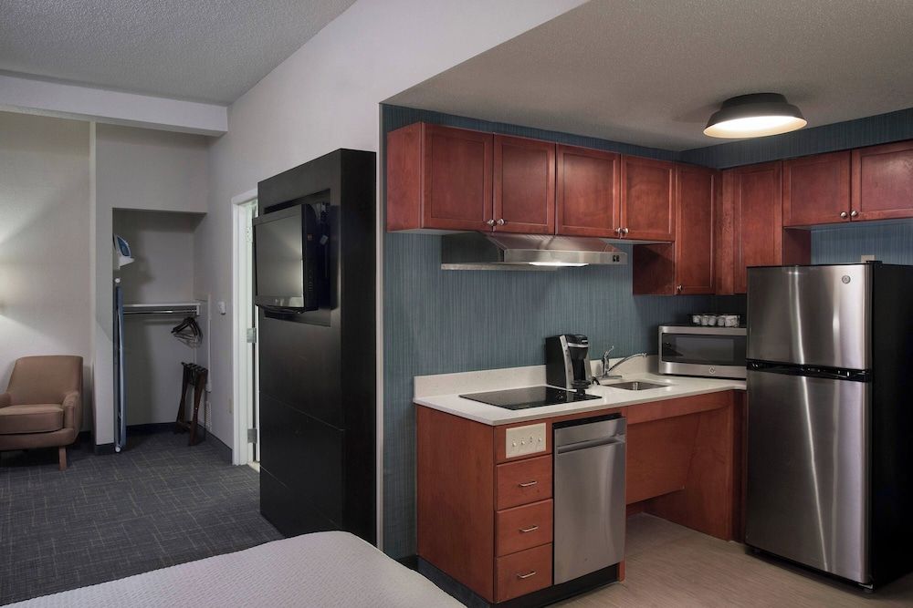 Studio, 1 Queen Bed with Sofa bed (Hearing Accessible)