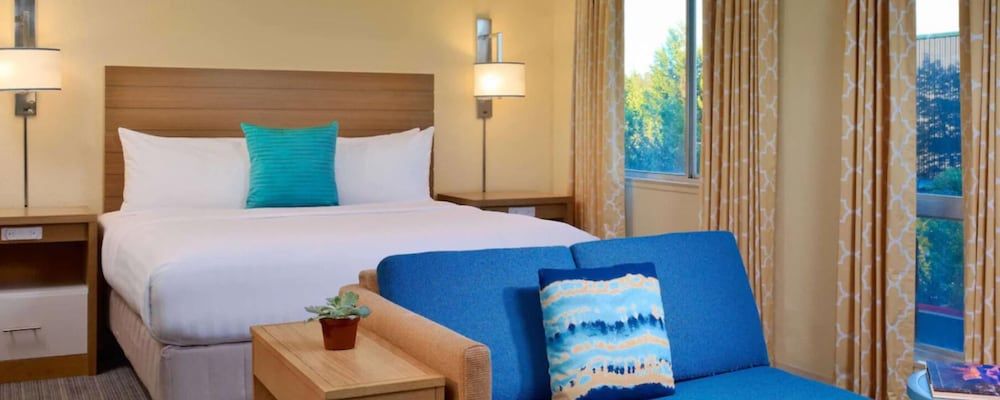Studio Suite, 1 Queen Bed, Accessible, Kitchen (Mobility, Roll in Shower)