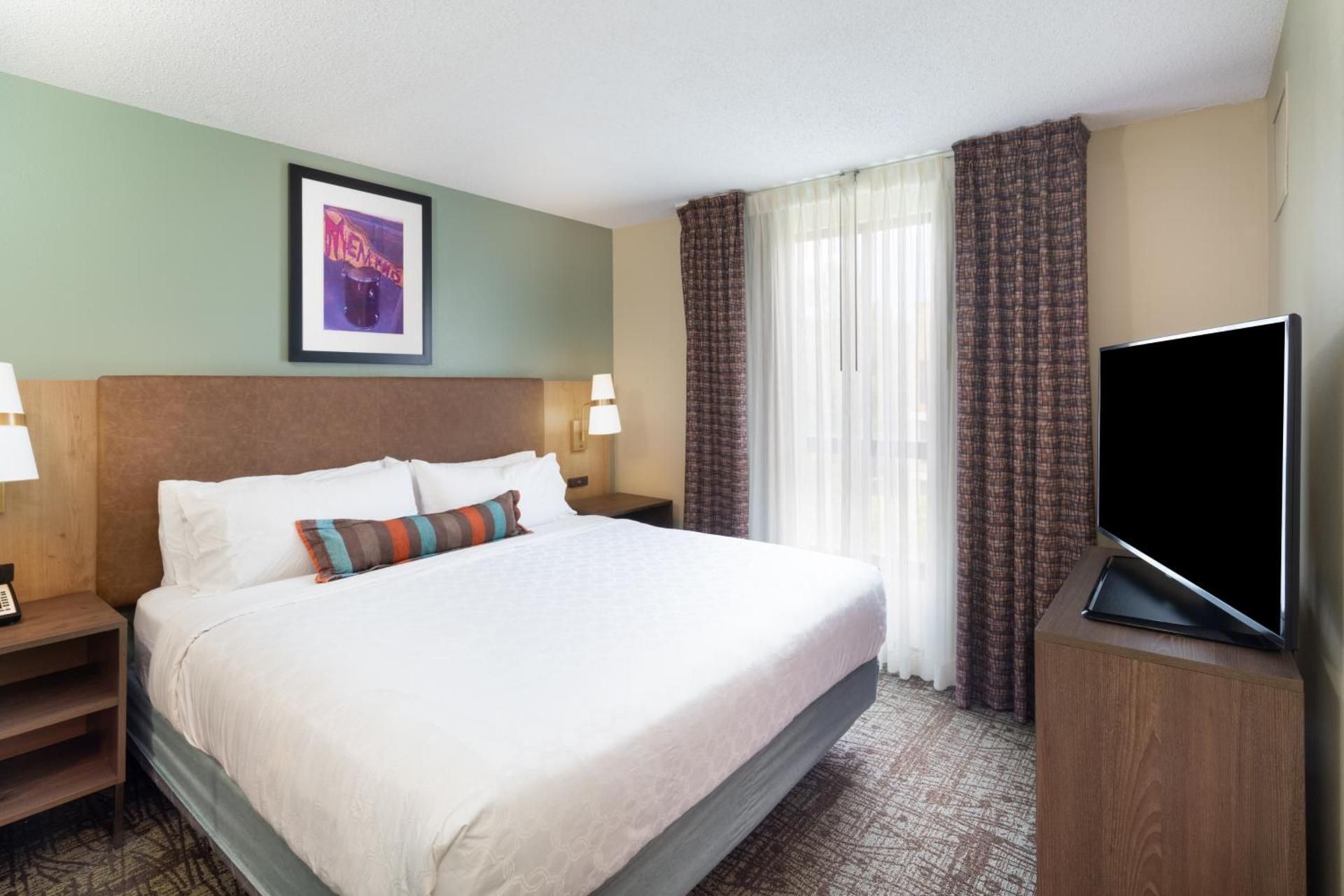 1 King 1 Bedroom Suite Communication Non-Smoking accessible Tub