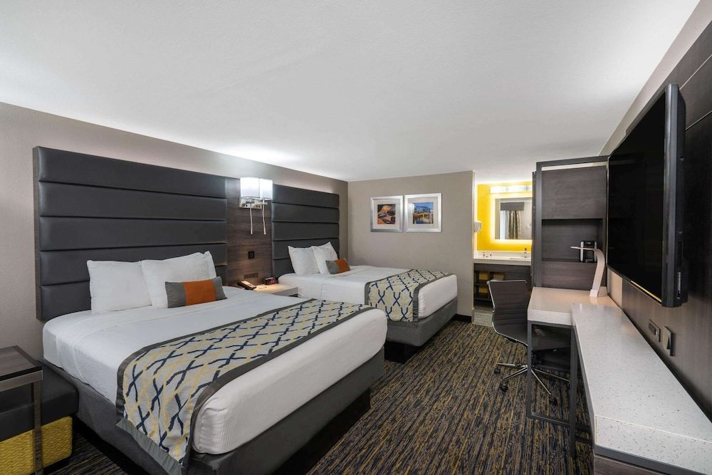 Suite, 2 Double Beds, Non Smoking (1 Bedroom)