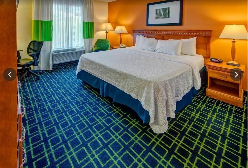 Executive Studio Suite, 1 King Bed with Sofa bed