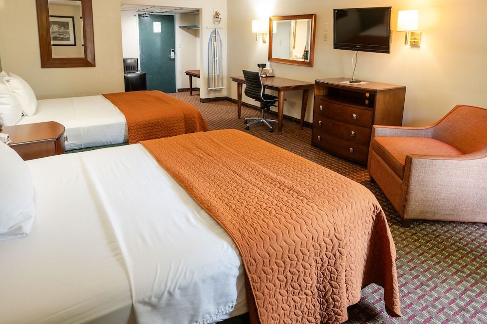 Select Inn Murfreesboro Deluxe Double Room 2